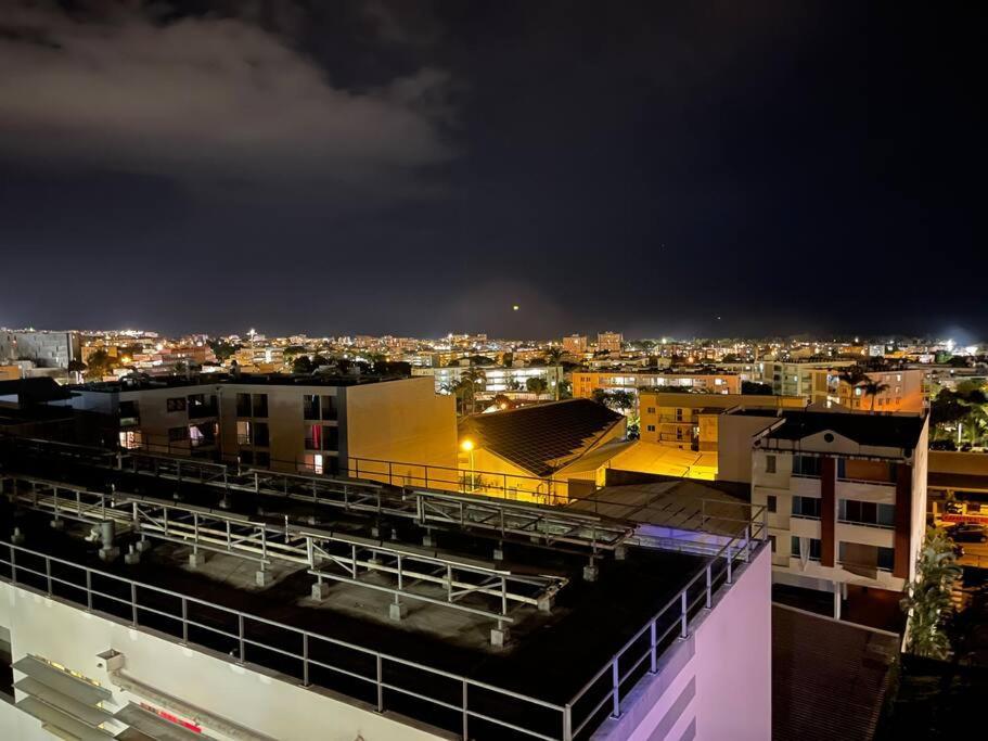 Immense Studio 51 Jusqu'A 4 Personnes Avec Vue Mer Saint-Denis Exterior photo