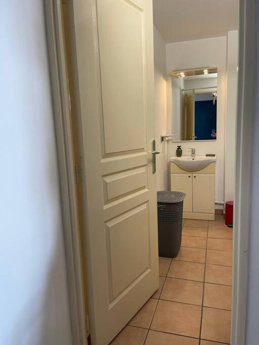 Immense Studio 51 Jusqu'A 4 Personnes Avec Vue Mer Saint-Denis Exterior photo