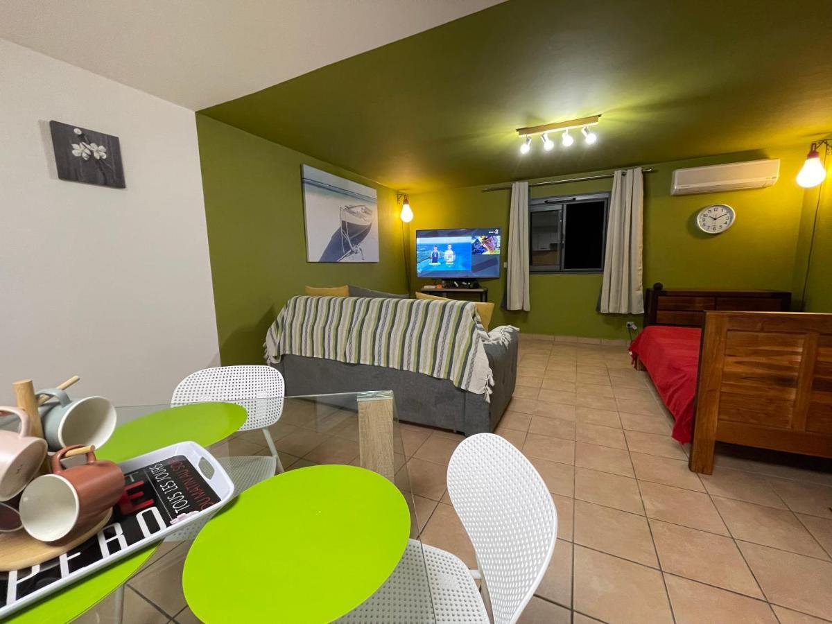 Immense Studio 51 Jusqu'A 4 Personnes Avec Vue Mer Saint-Denis Exterior photo